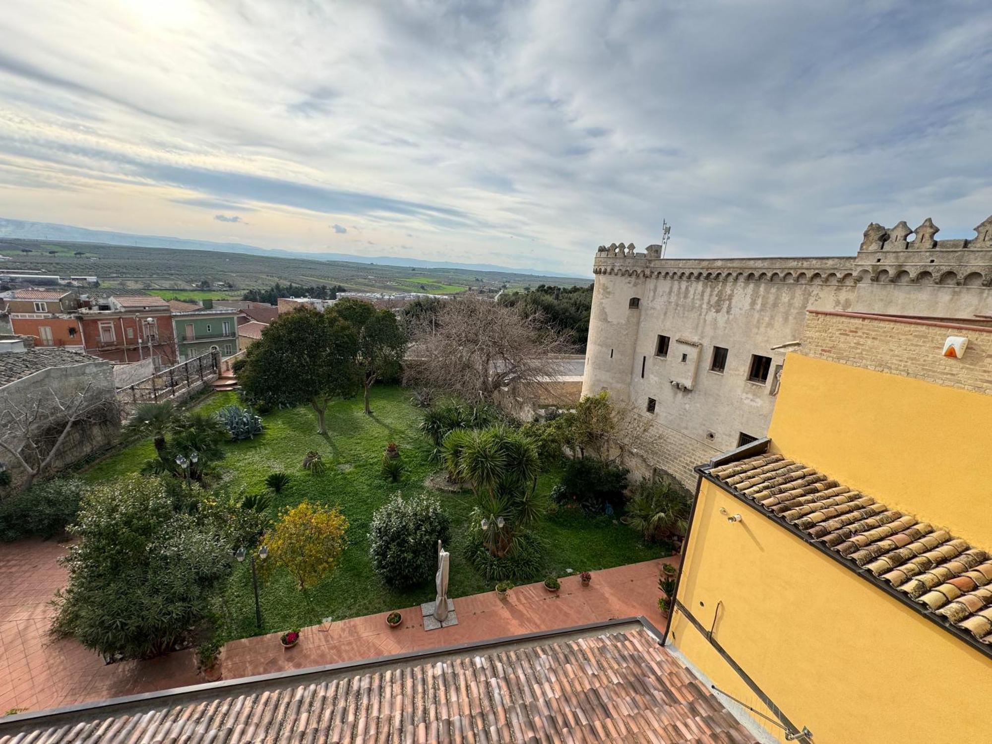 B&B Palazzo Croghan Torremaggiore Exterior photo