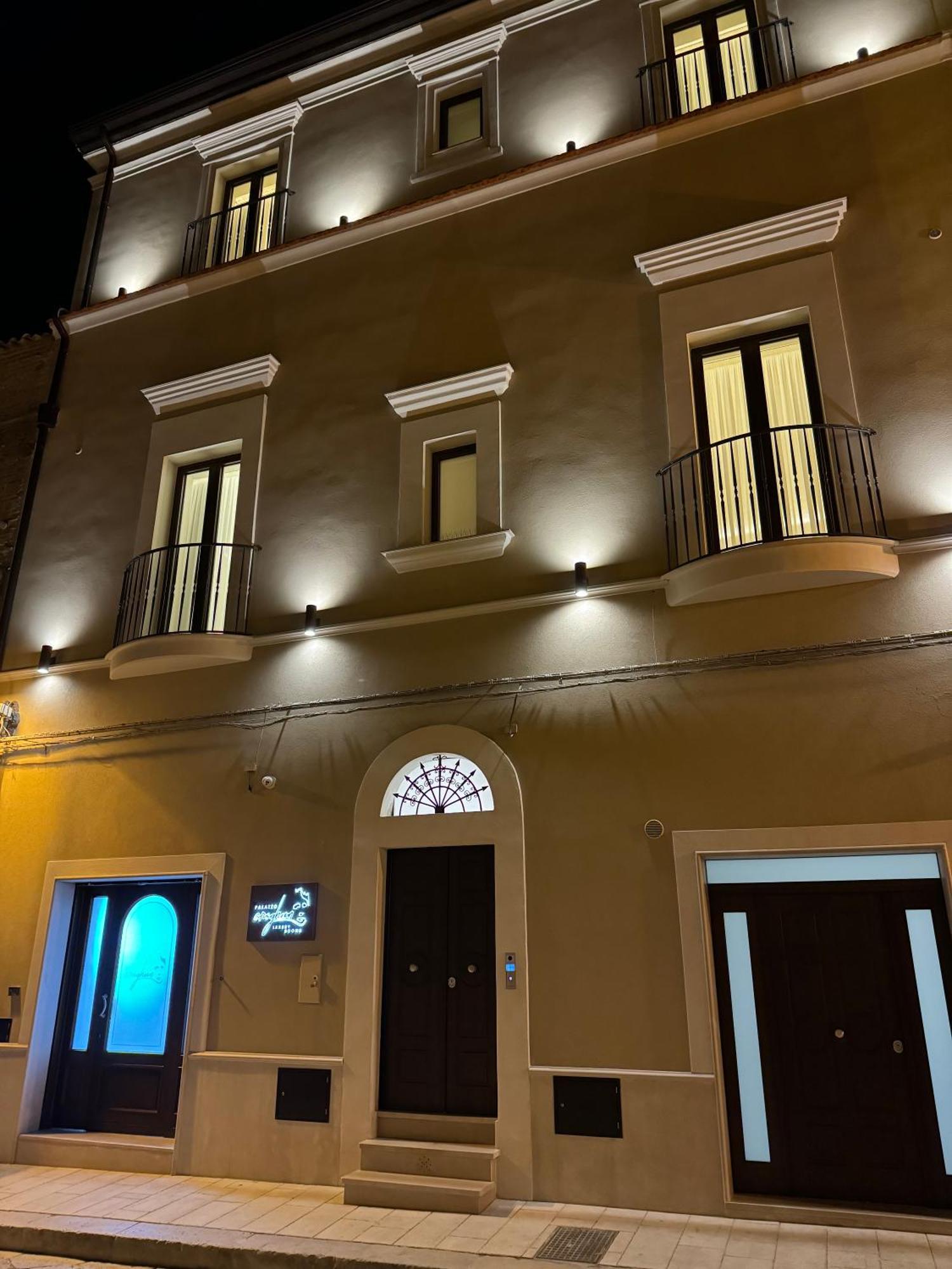 B&B Palazzo Croghan Torremaggiore Exterior photo