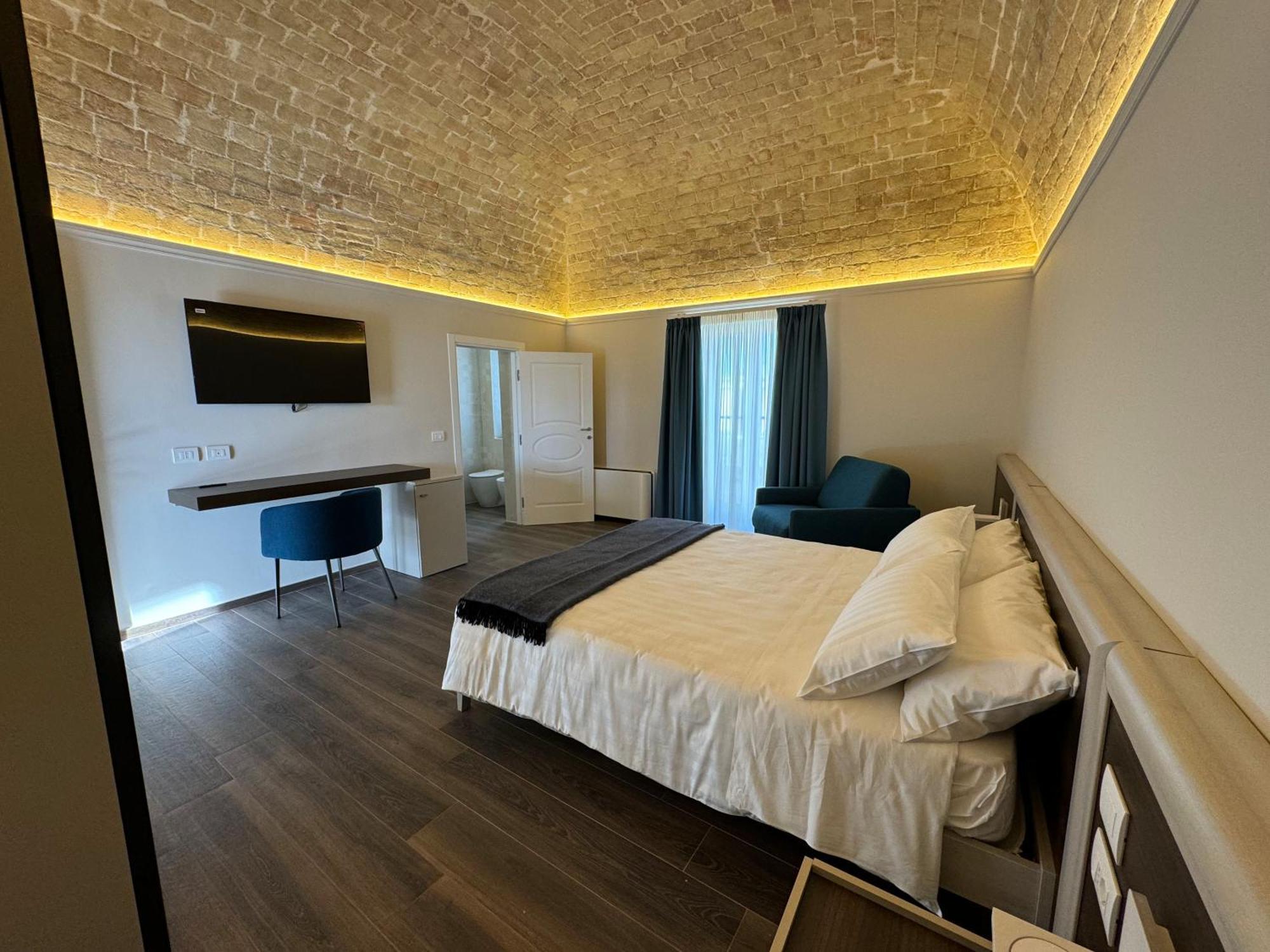 B&B Palazzo Croghan Torremaggiore Exterior photo
